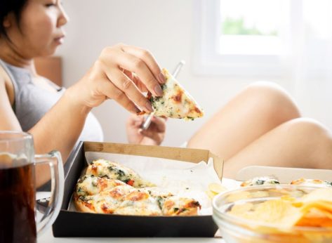 5 Eating Habits Destroying Your Body After 30
